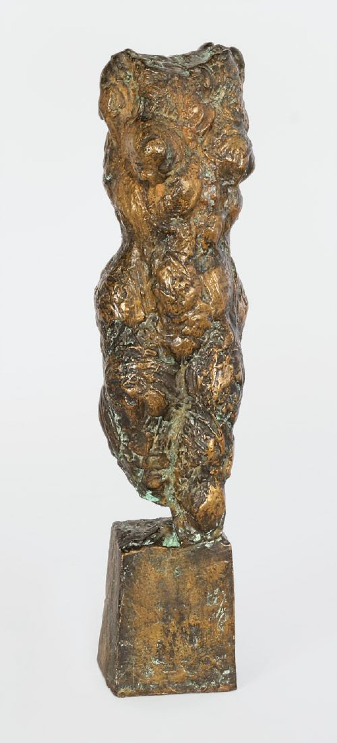 Auf diesem Bild ist das folgende Kunstwerk zu sehen: Wieland Förster. „Mädchentorso“. 1979.