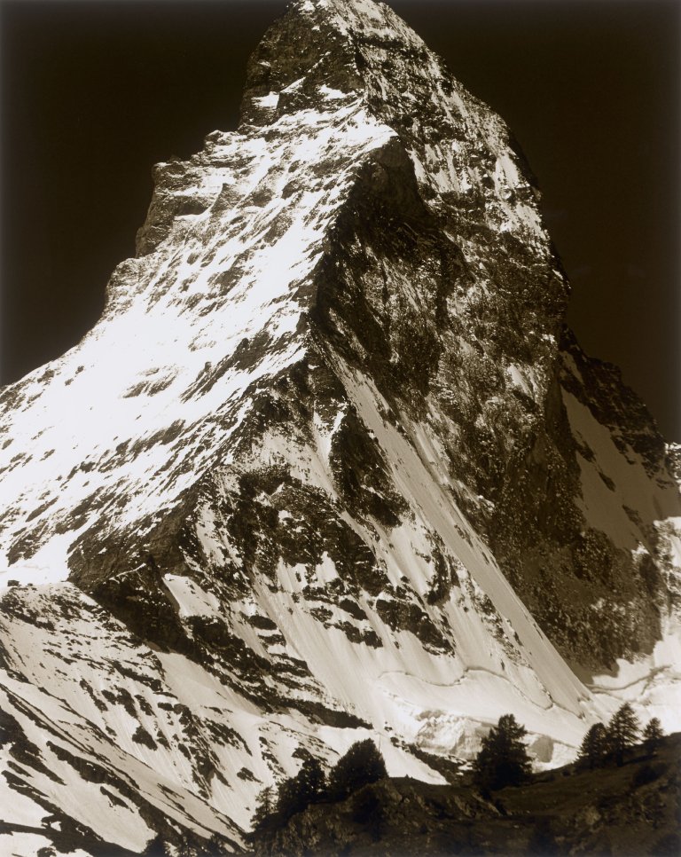 Auf diesem Bild ist das folgende Kunstwerk zu sehen: Kris Martin. „Matterhorn“. 2009.