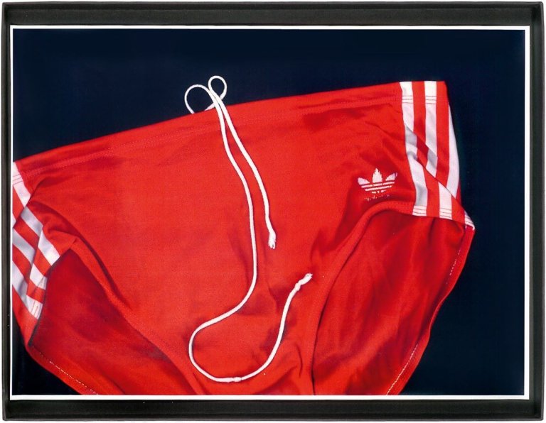 Auf diesem Bild ist das folgende Kunstwerk zu sehen: Wolfgang Tillmans. „Faltenwurf TzK“. 1996.