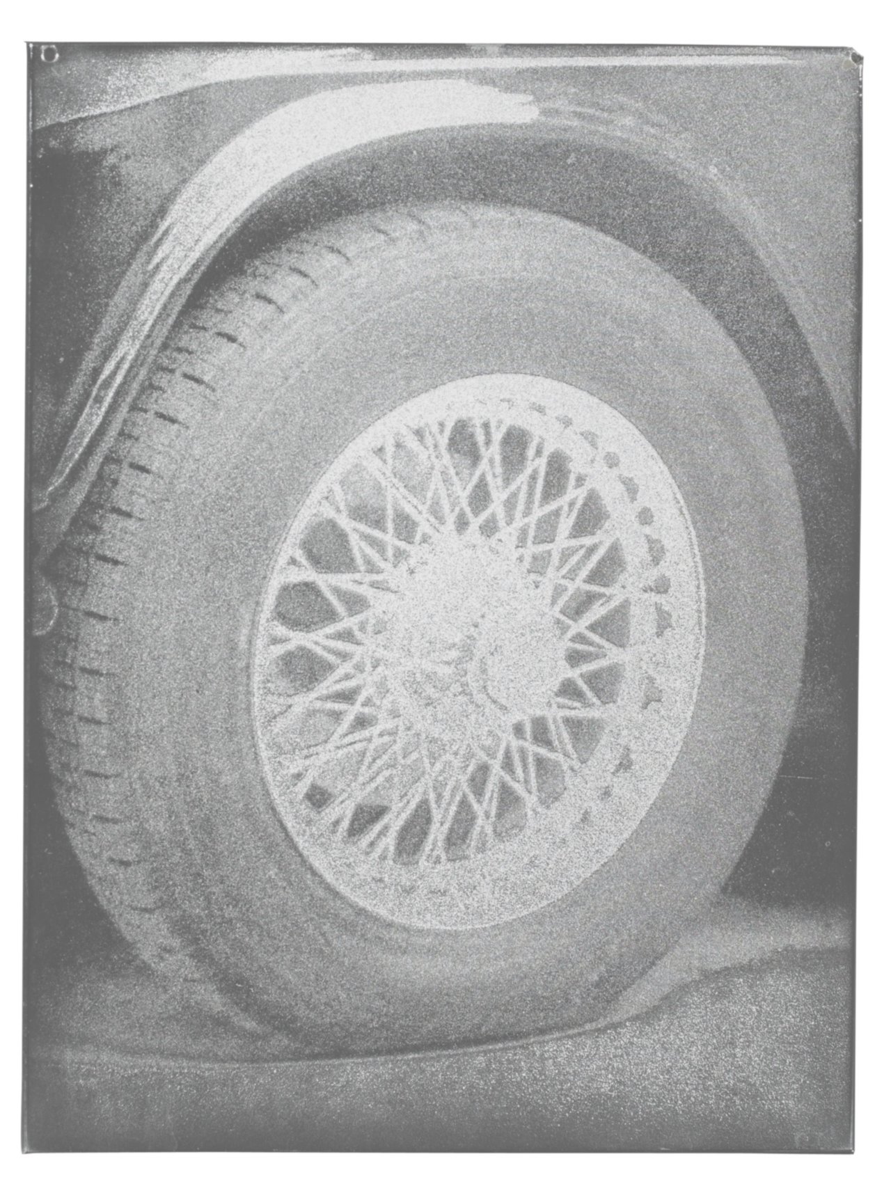 This picture shows the following artwork: Heinz Mack. Rad eines Jaguars. 1969.