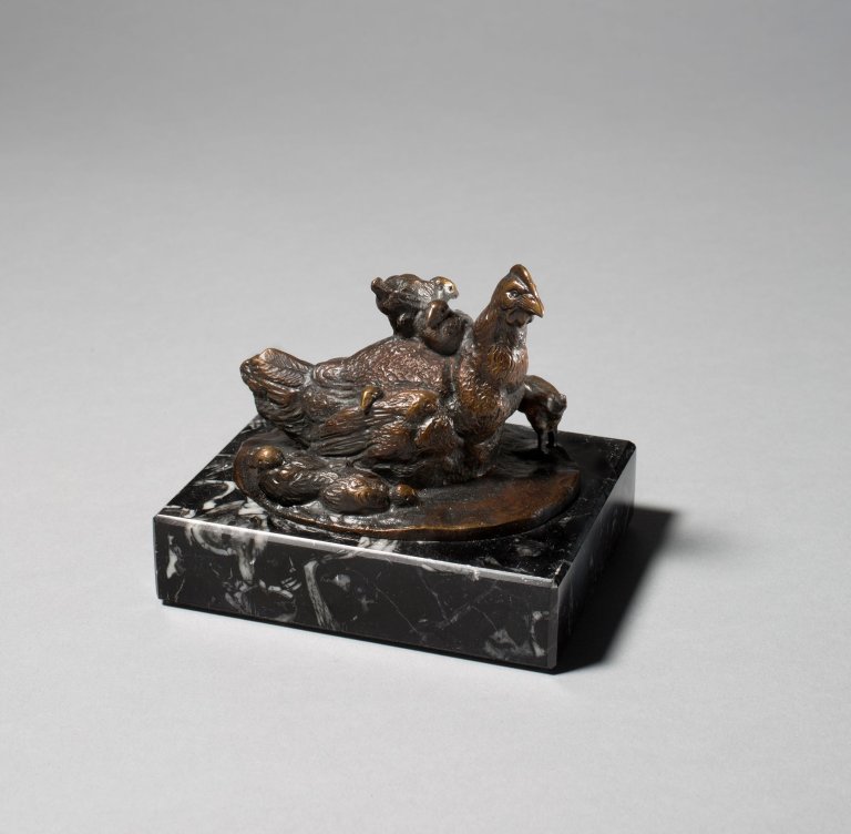 This picture shows the following artwork: August Gaul. „Henne mit Kücken“. 1898.