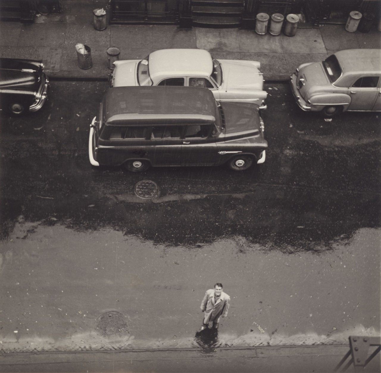 Auf diesem Bild ist das folgende Kunstwerk zu sehen: Ellen Auerbach (d.i. Ellen Rosenberg). „Eliot Porter“, New York, 85th Street West. Um 1956.