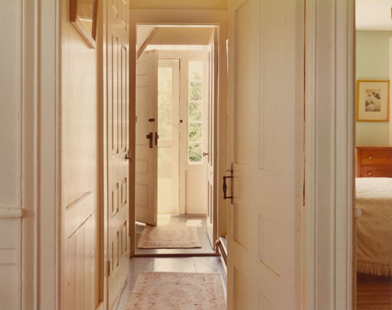 Auf diesem Bild ist das folgende Kunstwerk zu sehen: Joel Meyerowitz. Hartwig House, Truro, Cape Cod. 1976.