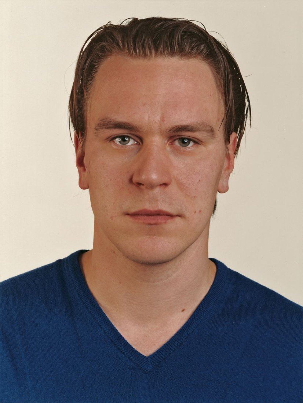 Auf diesem Bild ist das folgende Kunstwerk zu sehen:  Mappenwerk. „How you look at it“ (Mappenwerk). 2000.