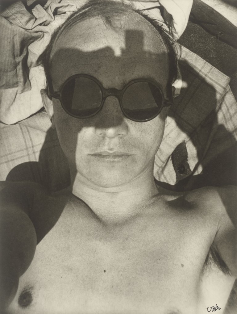Auf diesem Bild ist das folgende Kunstwerk zu sehen:  Umbo (d.i. Otto Umbehr). Portfolio III. 1927/30.