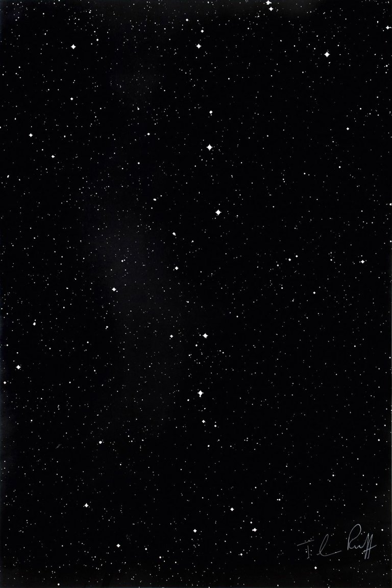 Auf diesem Bild ist das folgende Kunstwerk zu sehen: Thomas Ruff. „05h 08m / - 45“. (Nach) 1990.