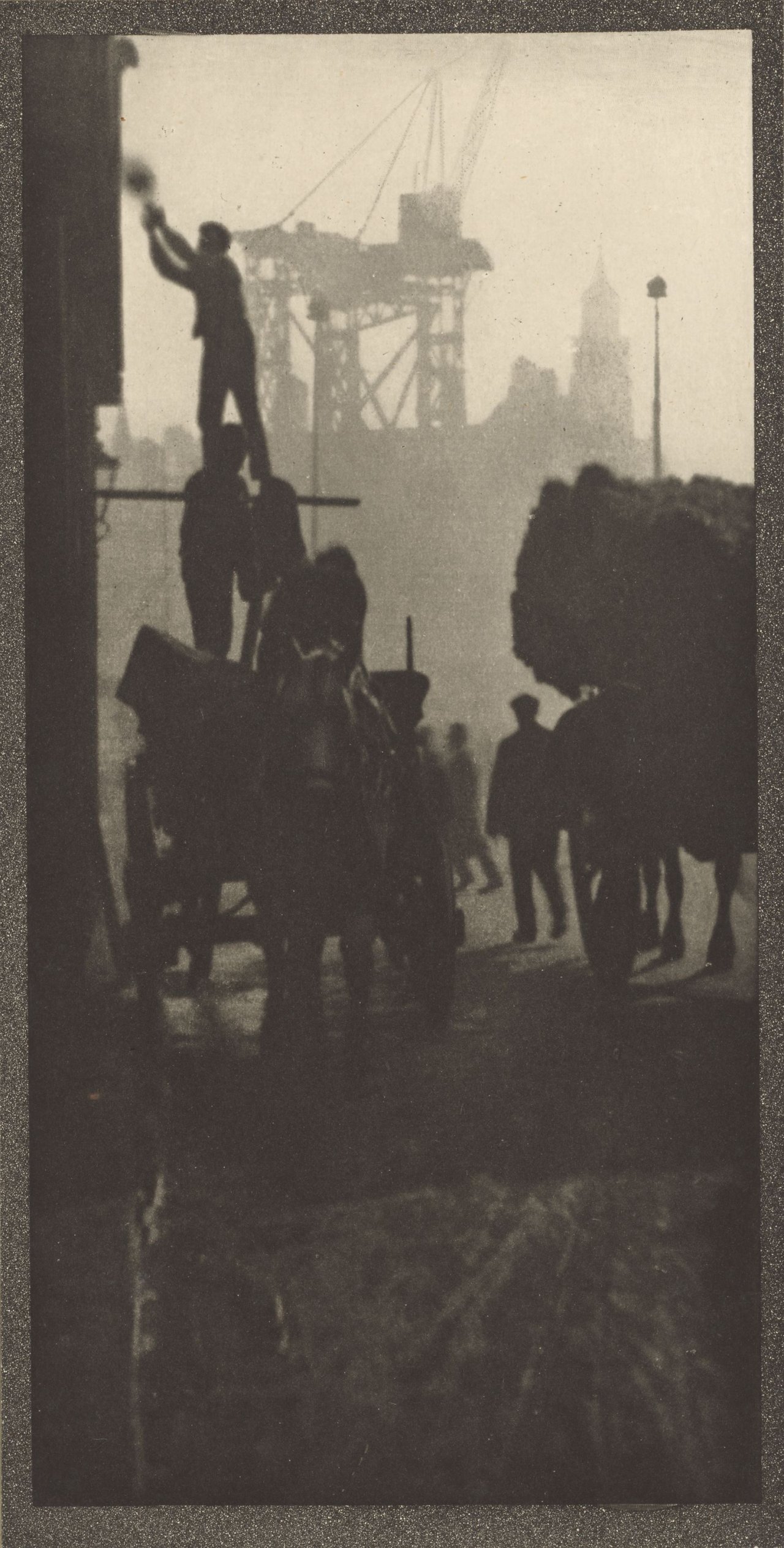 Auf diesem Bild ist das folgende Kunstwerk zu sehen: Alvin Langdon Coburn. Kingsway. 1906.