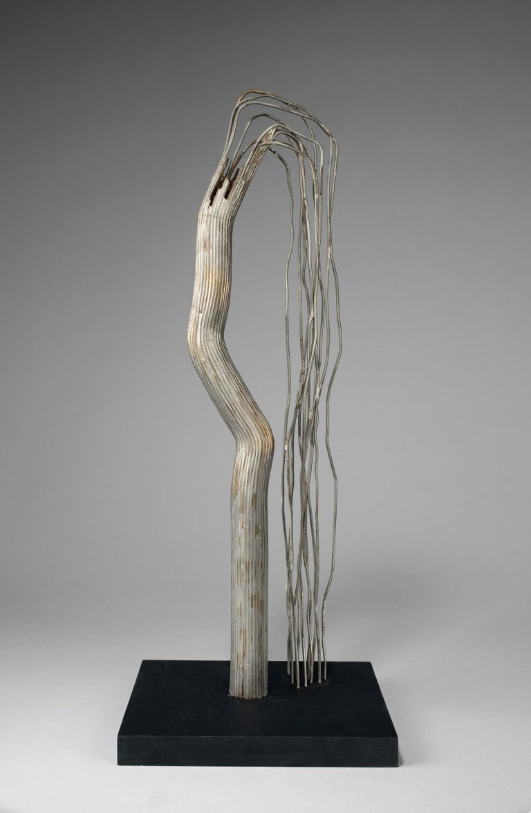 Auf diesem Bild ist das folgende Kunstwerk zu sehen: Brigitte und Martin Matschinsky-Denninghoff. „Regenbaum I“. 1988.