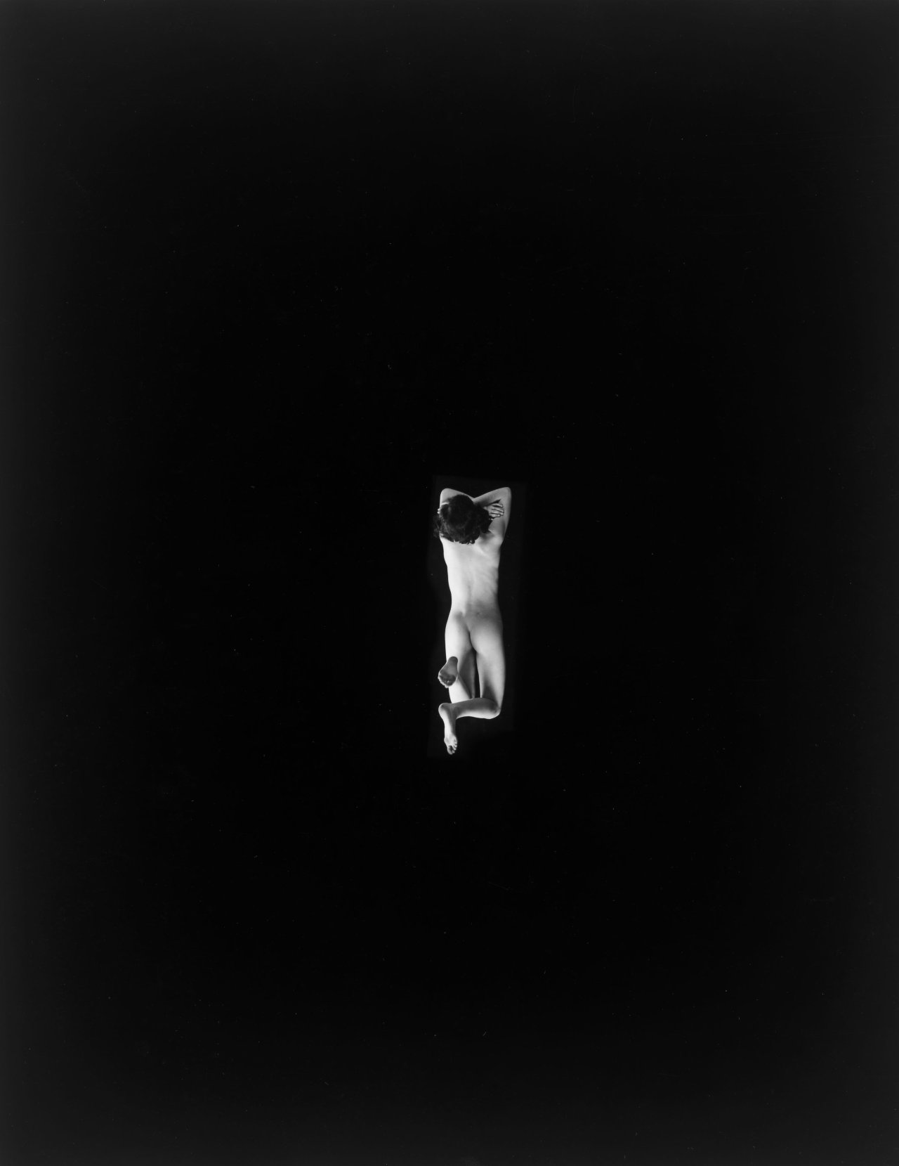 This picture shows the following artwork: Erwin Blumenfeld. Nude, Paris. 1937.