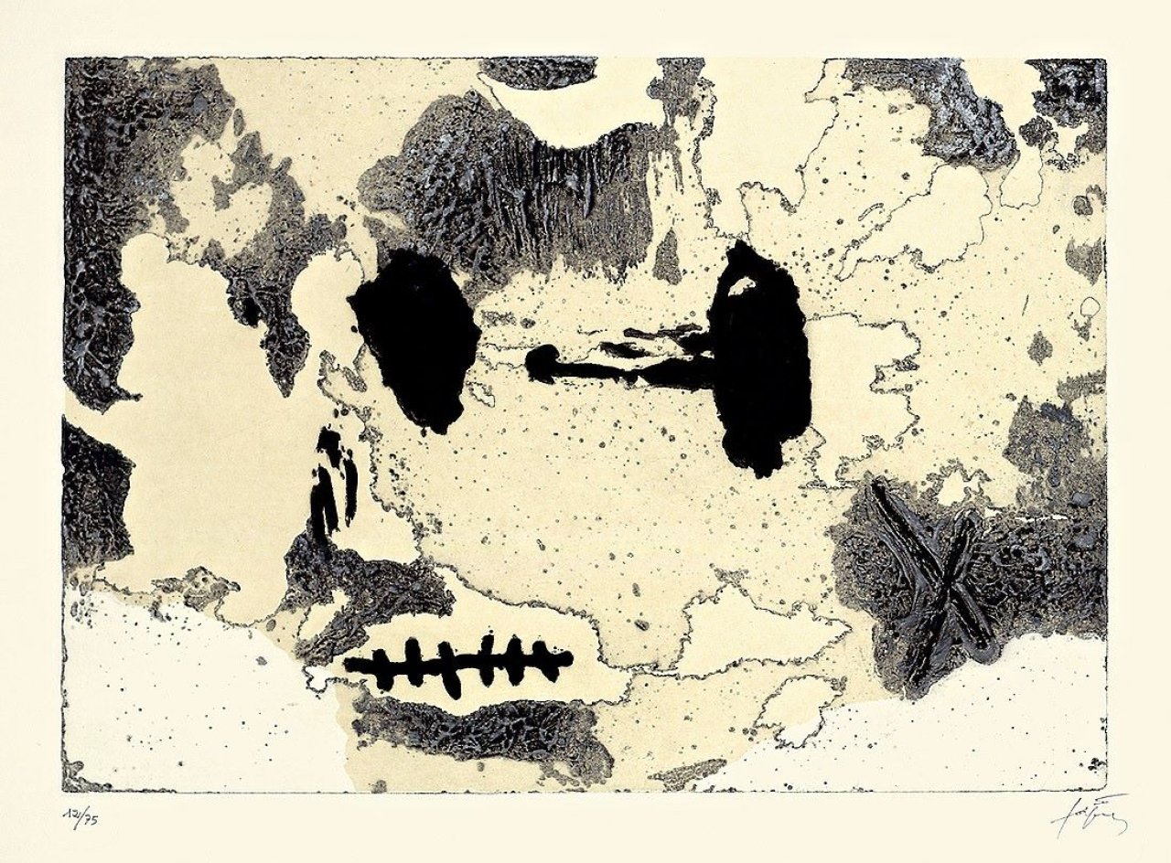 This picture shows the following artwork: Antoni Tàpies. „La Tête“. 1969.