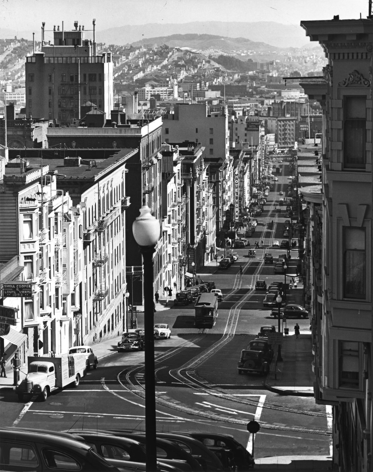 This picture shows the following artwork: Andreas Feininger. San Francisco. 1949.