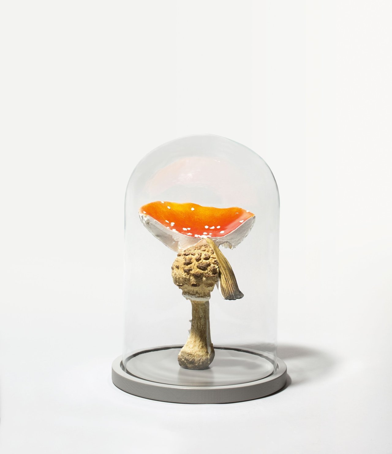 Auf diesem Bild ist das folgende Kunstwerk zu sehen: Carsten Höller. Triple Mushroom Dome (Amanita muscaria/Coprinopsis atramentaria/Acrolepiota procera). 2019.