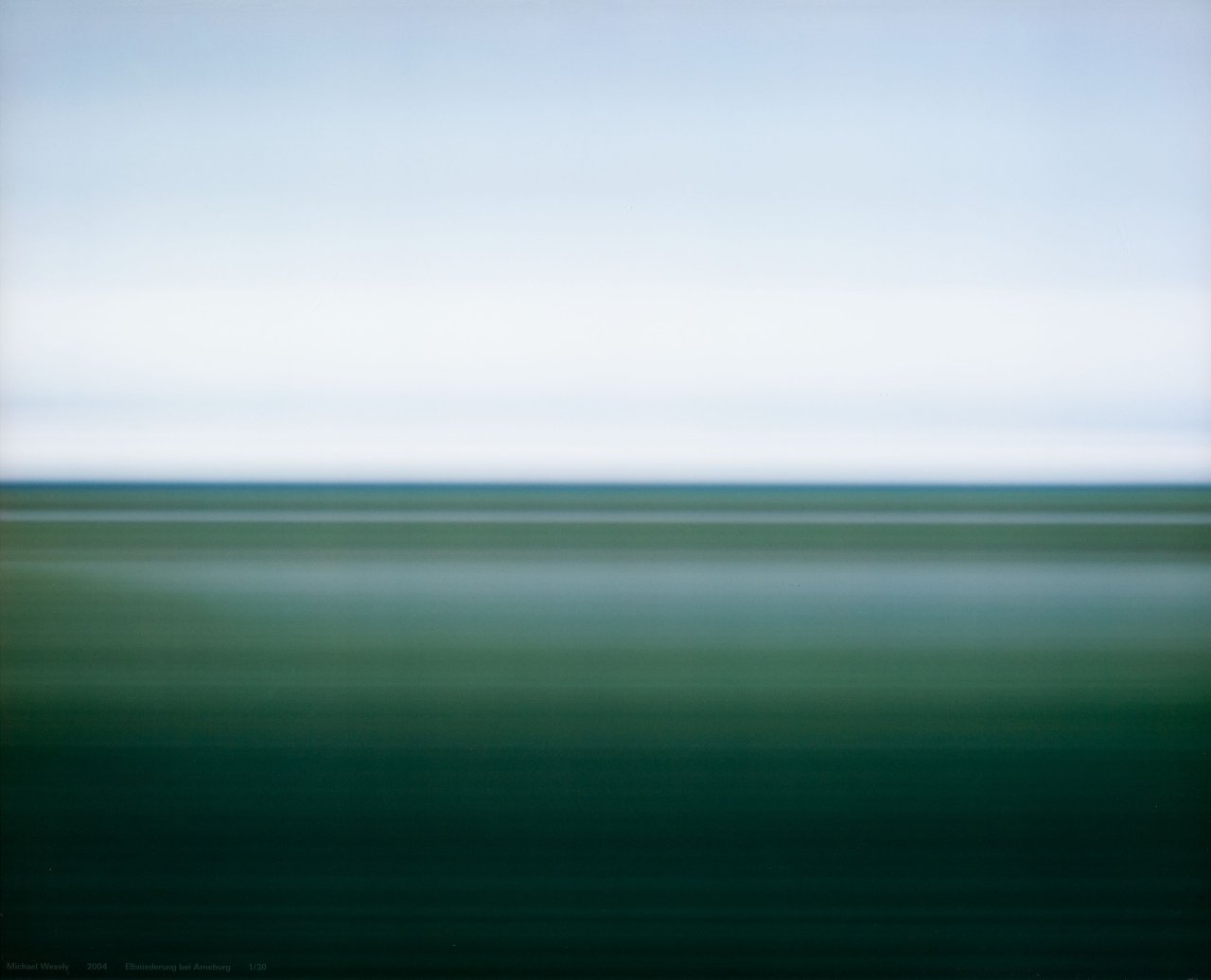 This picture shows the following artwork: Michael Wesely. ”Elbniederung bei Arneburg”. 2004.