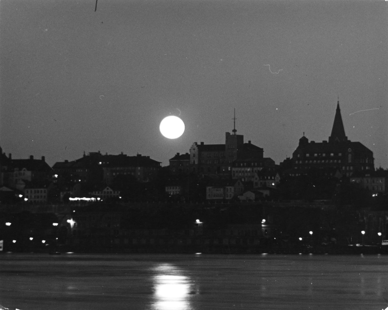 Auf diesem Bild ist das folgende Kunstwerk zu sehen: Andreas Feininger. Stockholm. 1935.