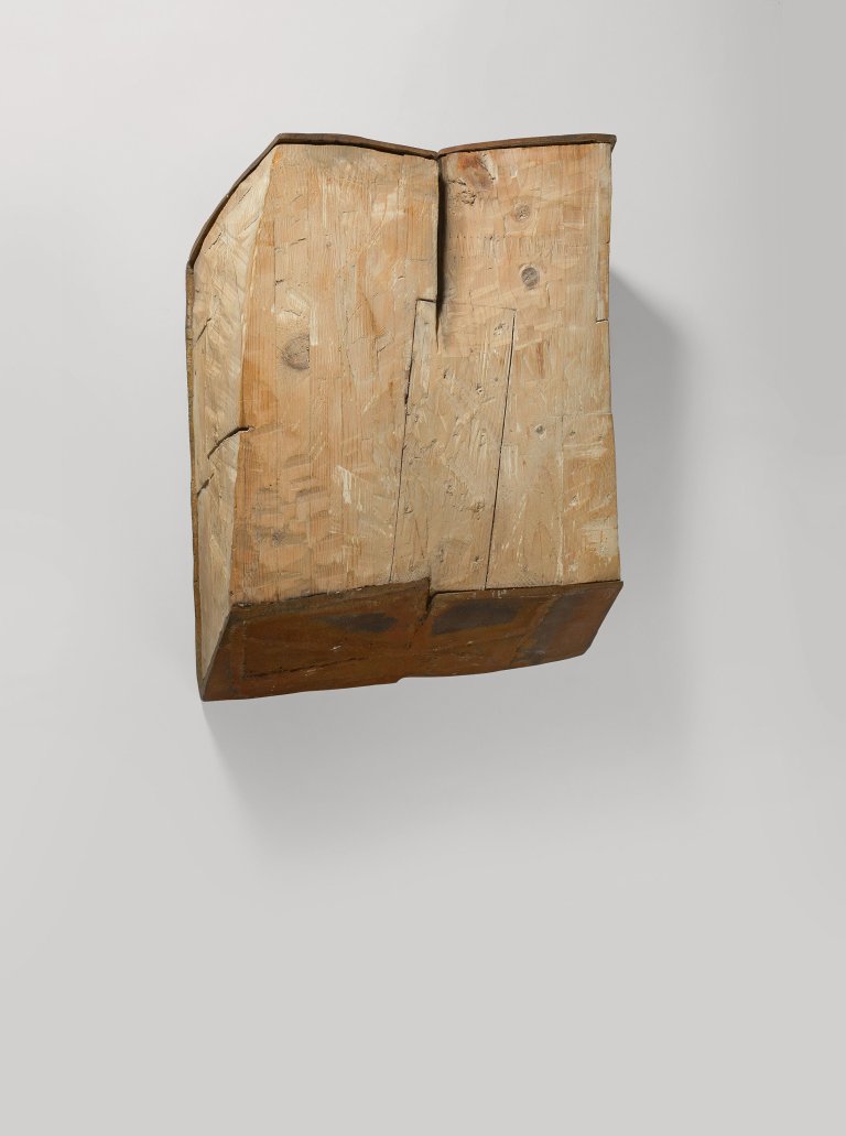 Auf diesem Bild ist das folgende Kunstwerk zu sehen: Franz Bernhard. „Kopf aus zwei Blöcken“.