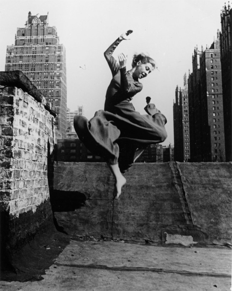 Auf diesem Bild ist das folgende Kunstwerk zu sehen: Ellen Auerbach (d.i. Ellen Rosenberg). „R. Schottelius in New York“. 1953.