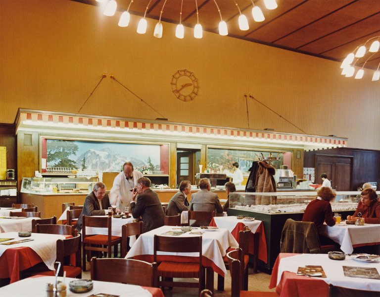 Auf diesem Bild ist das folgende Kunstwerk zu sehen:  Mappenwerk. „Düsseldorfer Fotomappe“. 1991.