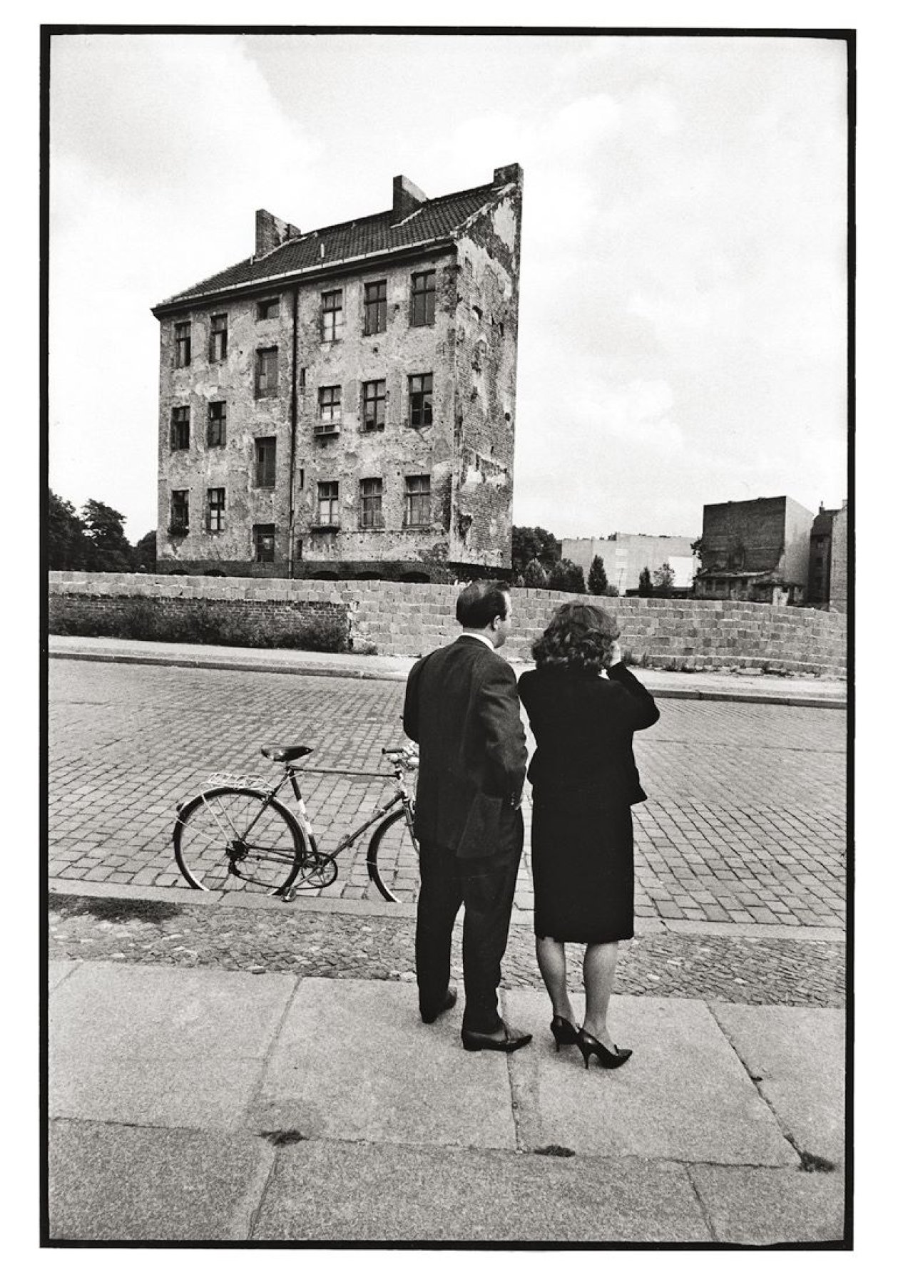 Auf diesem Bild ist das folgende Kunstwerk zu sehen: René Burri. „West Berlin, Allemagne“. 1961.