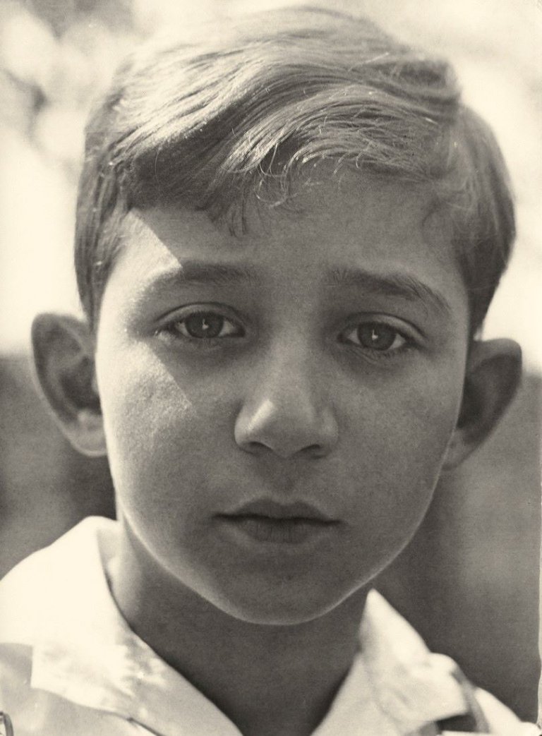 Auf diesem Bild ist das folgende Kunstwerk zu sehen: Aenne Biermann (d.i. Anna Sibylla Sternfeld). Ohne Titel (Sohn Gerd). Um 1931.