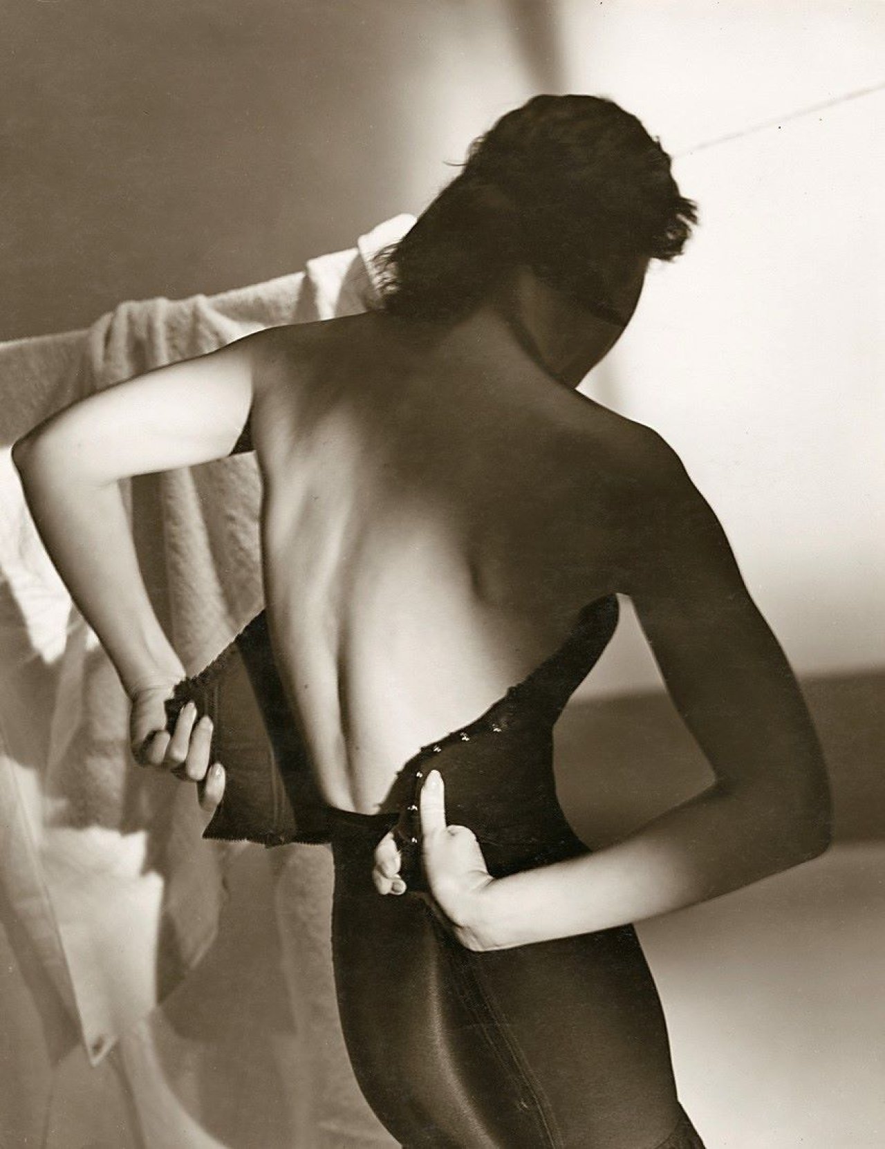 This picture shows the following artwork: Horst P. Horst (i.e. Horst Paul Albert Bohrmann). Black Corset, New York. 1948.