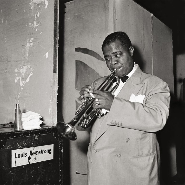 Auf diesem Bild ist das folgende Kunstwerk zu sehen: Susanne Schapowalow. Louis Armstrong. 1950er Jahre.