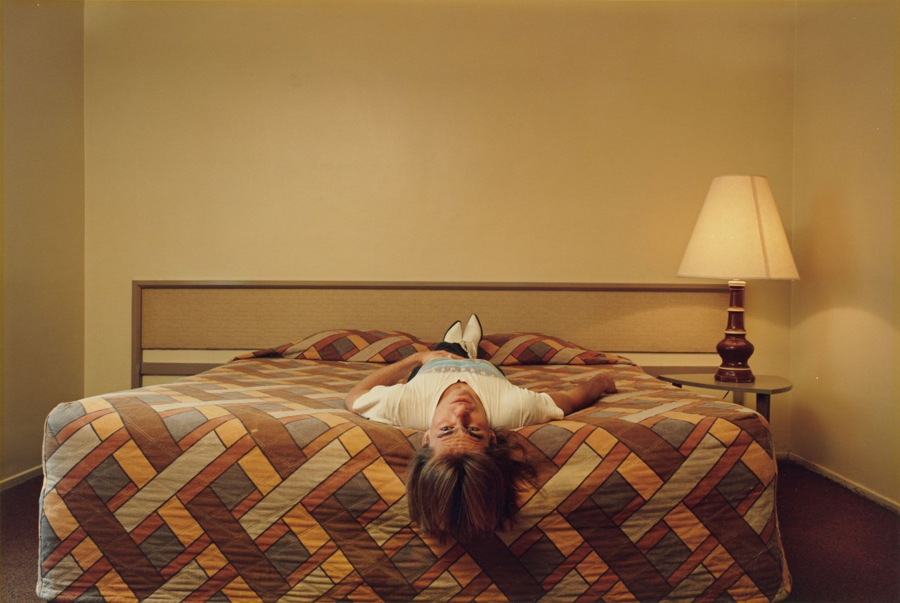 Auf diesem Bild ist das folgende Kunstwerk zu sehen: Philip-Lorca diCorcia. Roy; ,in his twenties’; Los Angeles, California; $ 50, aus der Serie „Hustlers“. 1990–1992.