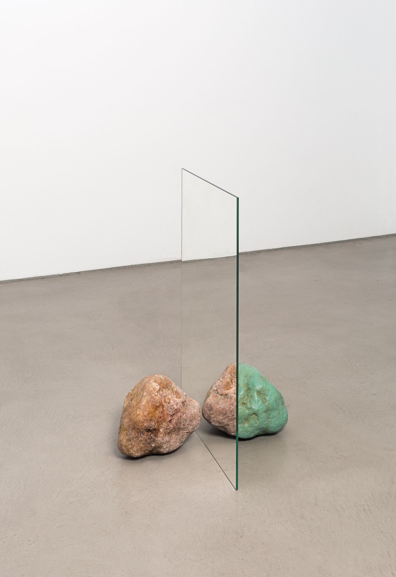 Auf diesem Bild ist das folgende Kunstwerk zu sehen: Alicja Kwade. „Little Be-Hide“. 2018.