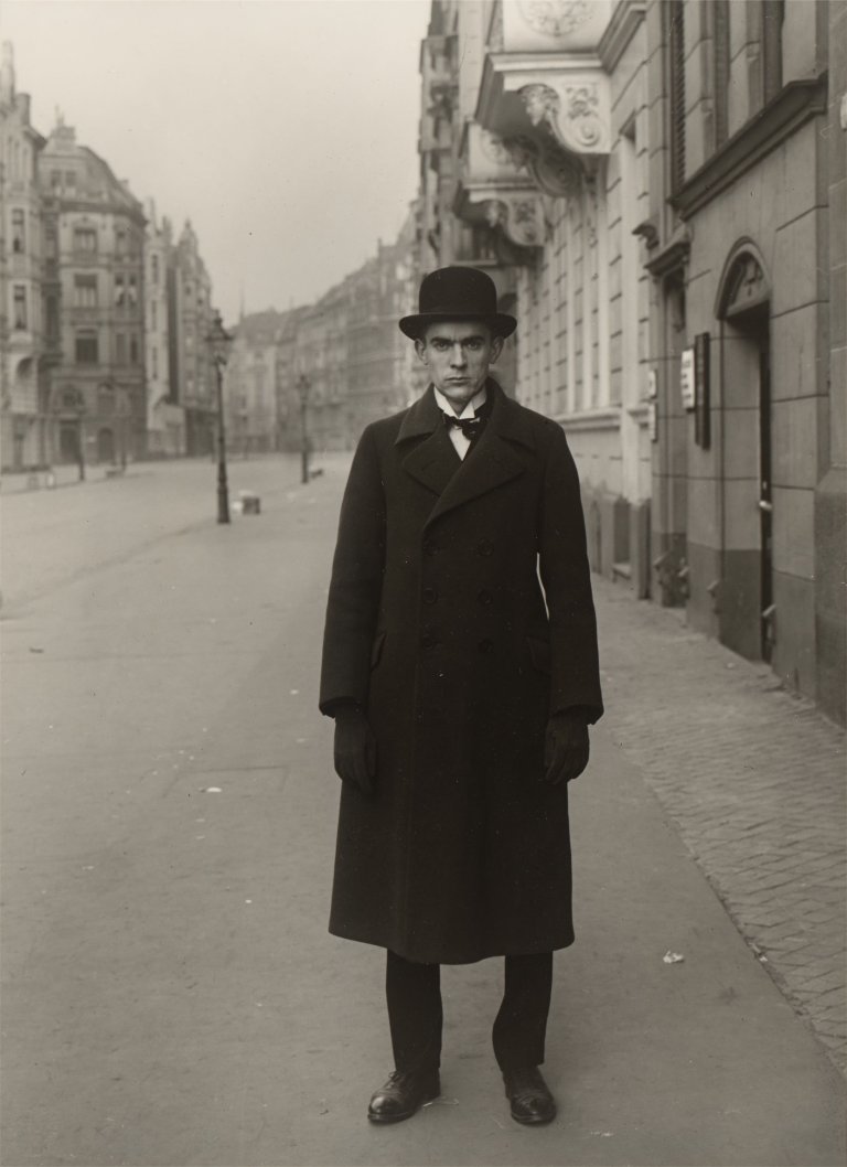 This picture shows the following artwork: August Sander. The Painter Anton Räderscheidt, Cologne. 1926.