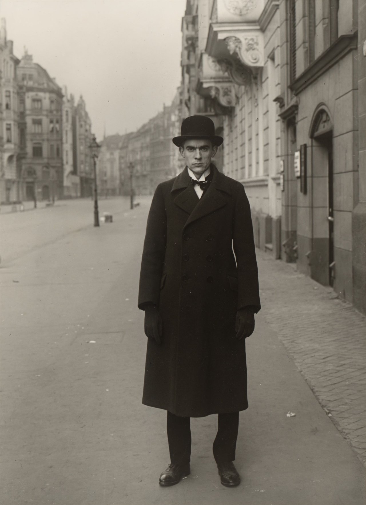This picture shows the following artwork: August Sander. The Painter Anton Räderscheidt, Cologne. 1926.
