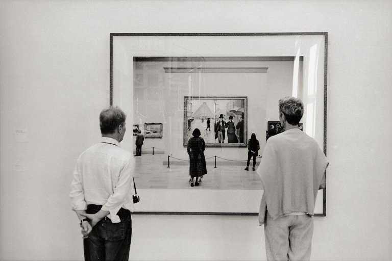 Auf diesem Bild ist das folgende Kunstwerk zu sehen: Abe Frajndlich. „Looking at Gustave Caillebotte. Berlin, Chicago, Paris“. 1997.