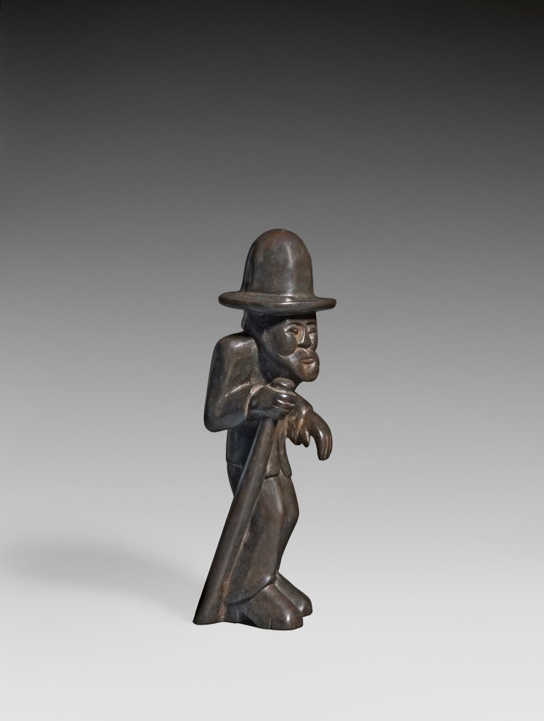 Auf diesem Bild ist das folgende Kunstwerk zu sehen: Ernst Ludwig Kirchner. „David Ambühl, mit Stock und hohem Hut. Kleiner Bauer“. 1918.