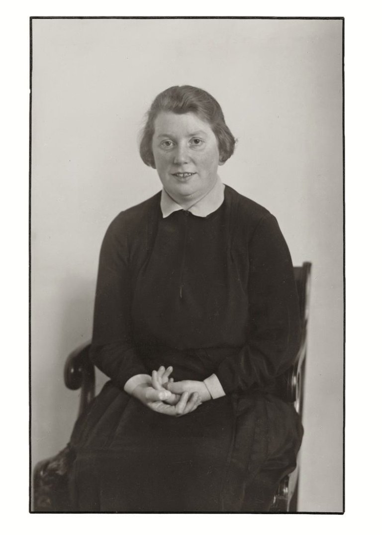 This picture shows the following artwork: August Sander. Josefine Bamann, Cologne. Circa 1927.
