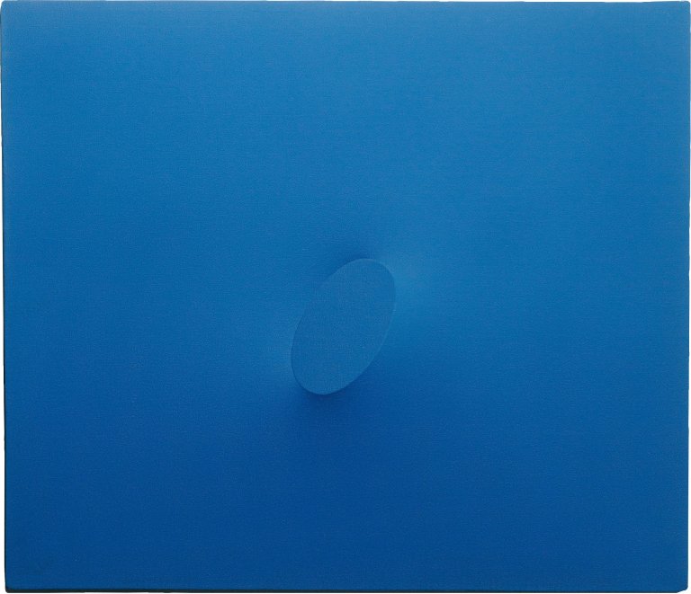 Auf diesem Bild ist das folgende Kunstwerk zu sehen: Turi Simeti. Aera - spazio. 1969.
