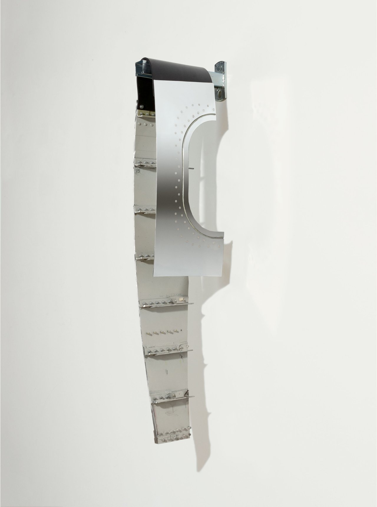 Auf diesem Bild ist das folgende Kunstwerk zu sehen: Michail Pirgelis. Air saddle #2. 2009.