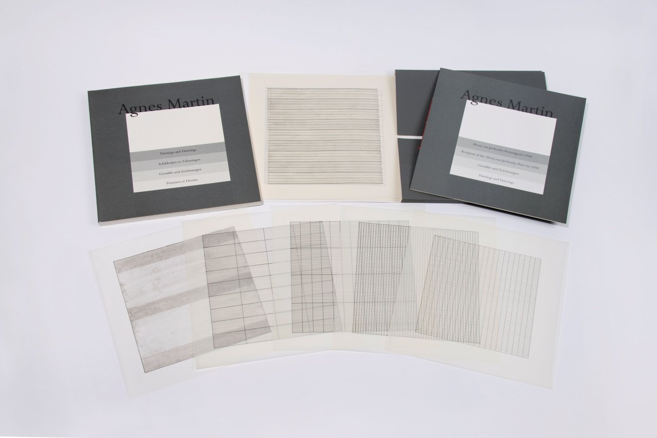 Auf diesem Bild ist das folgende Kunstwerk zu sehen: Agnes Martin. „Agnes Martin - Paintings and Drawings 1974-1990“. 1991.