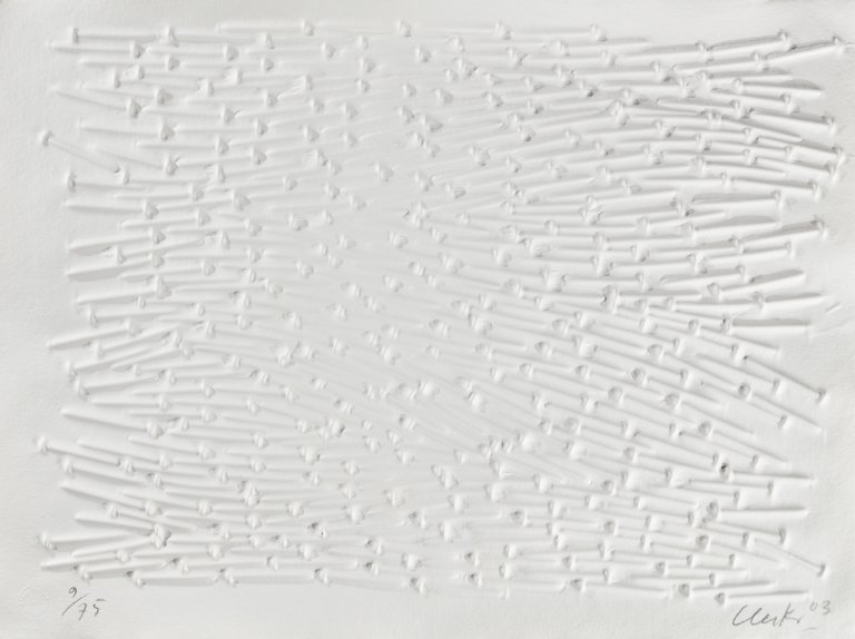 Auf diesem Bild ist das folgende Kunstwerk zu sehen: Günther Uecker. Ohne Titel (Bewegtesfeld). 2003.