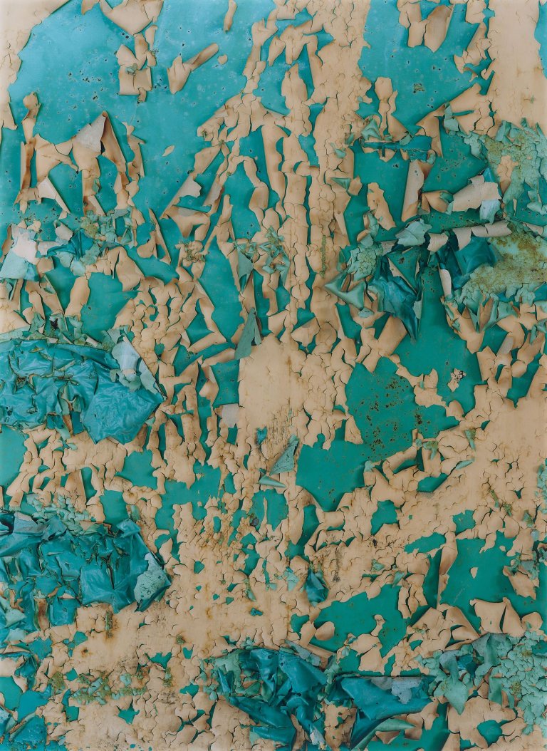 Auf diesem Bild ist das folgende Kunstwerk zu sehen: Frank Thiel. „Stadt 12/30 (Berlin)“. 2005.