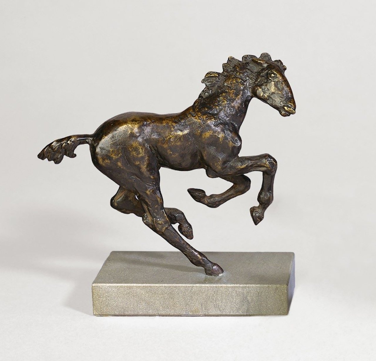This picture shows the following artwork: Renée Sintenis. „Galoppierendes Fohlen“. 1928.