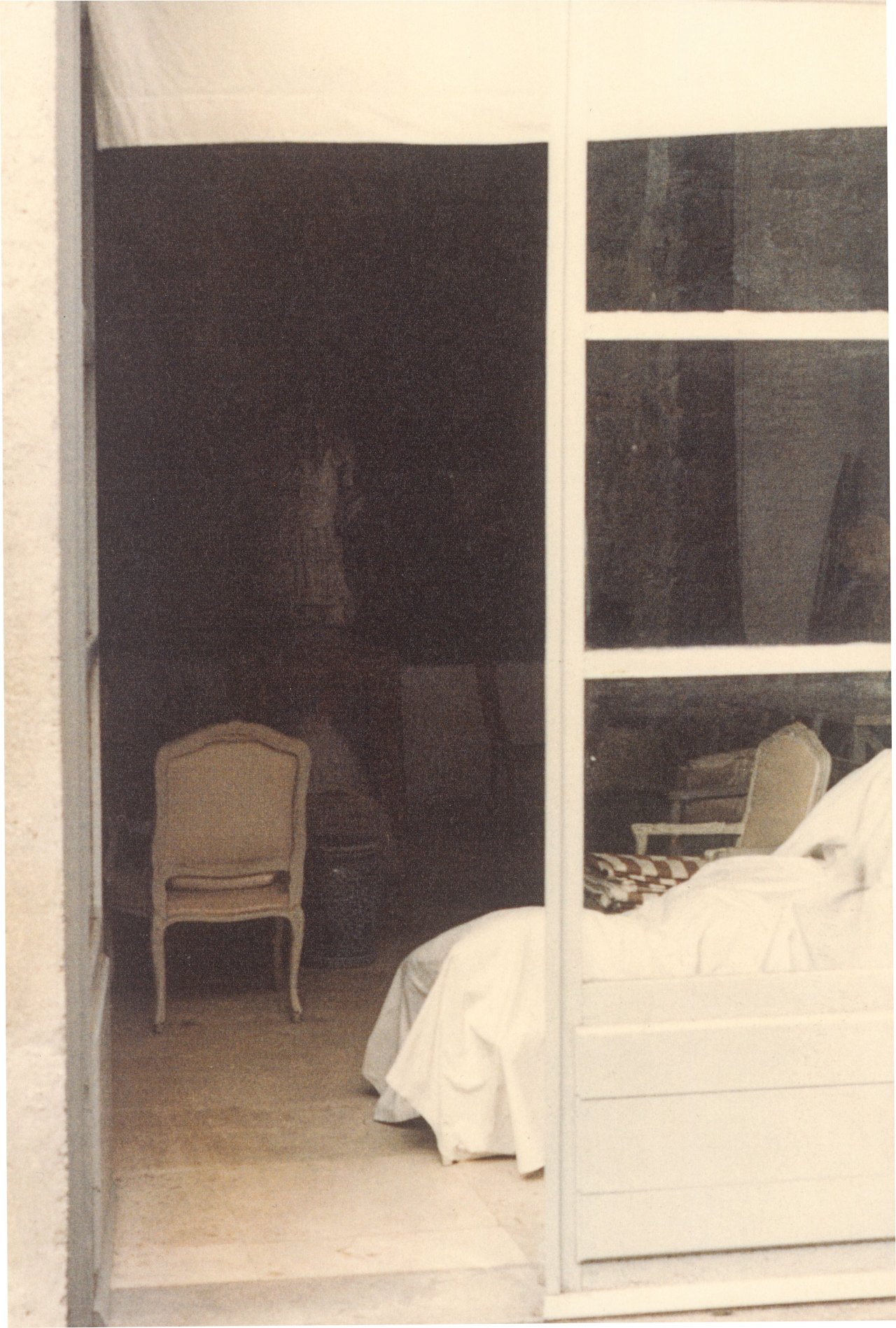 Auf diesem Bild ist das folgende Kunstwerk zu sehen: Cy Twombly. Interior, Bassano in Teverina. 1980.