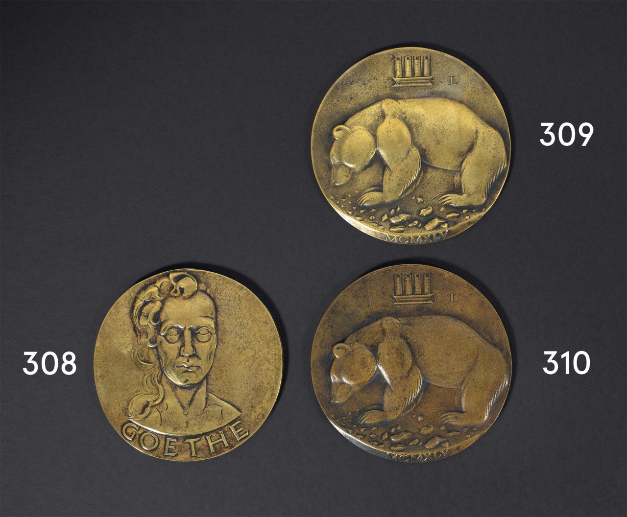 Auf diesem Bild ist das folgende Kunstwerk zu sehen: Emil Lettré. Goethe-Medaille. 1932.