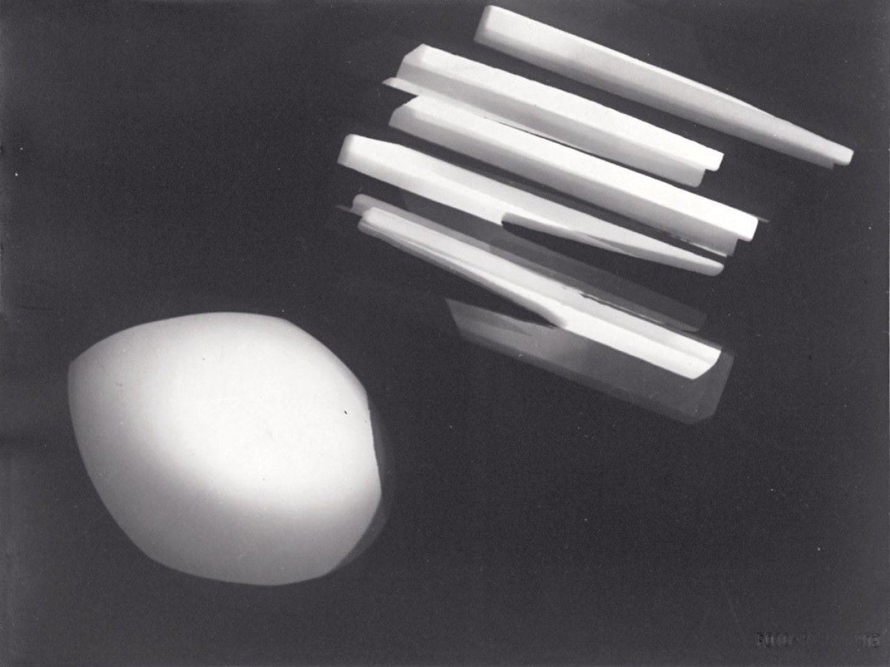 Auf diesem Bild ist das folgende Kunstwerk zu sehen: László Moholy-Nagy. „10 Fotogramme 1922-1926“. 1973.