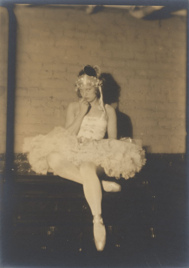 Auf diesem Bild ist das folgende Kunstwerk zu sehen: Edward Steichen. Balletttänzerin. 1920er–Jahre.