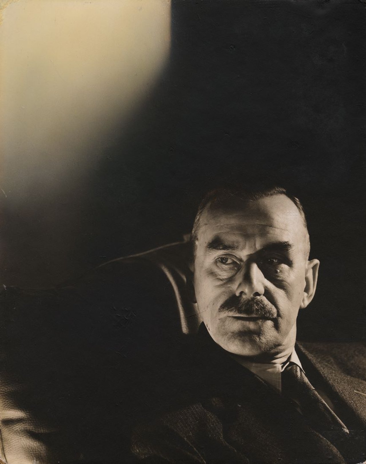Auf diesem Bild ist das folgende Kunstwerk zu sehen: Edward Steichen. Thomas Mann, New York. 1934.