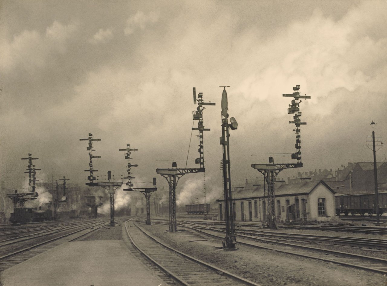Catalog image of „Sortie de la Gare“. 1938