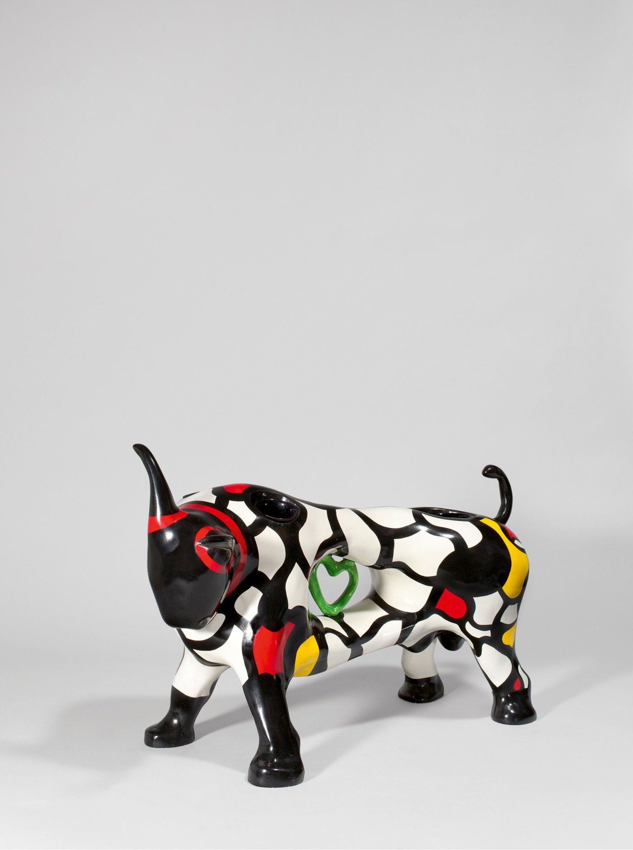 Auf diesem Bild ist das folgende Kunstwerk zu sehen: Niki de Saint Phalle. Stier. Um 1990/91.
