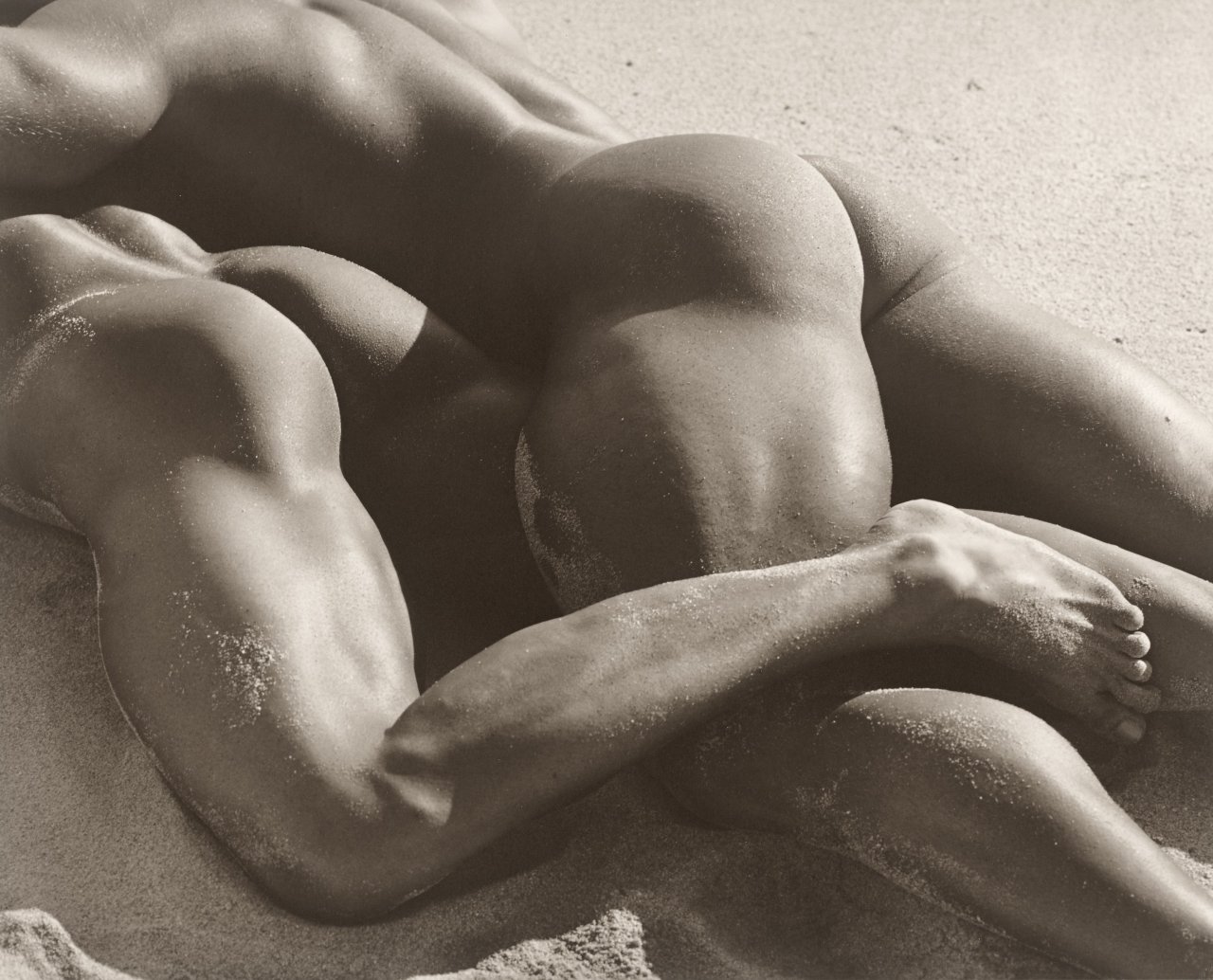 Auf diesem Bild ist das folgende Kunstwerk zu sehen: Herb Ritts. „Duo IV, Mexico“. 1990.
