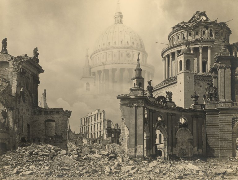 Auf diesem Bild ist das folgende Kunstwerk zu sehen: Max Baur. „Potsdam: Vision“. 1945.