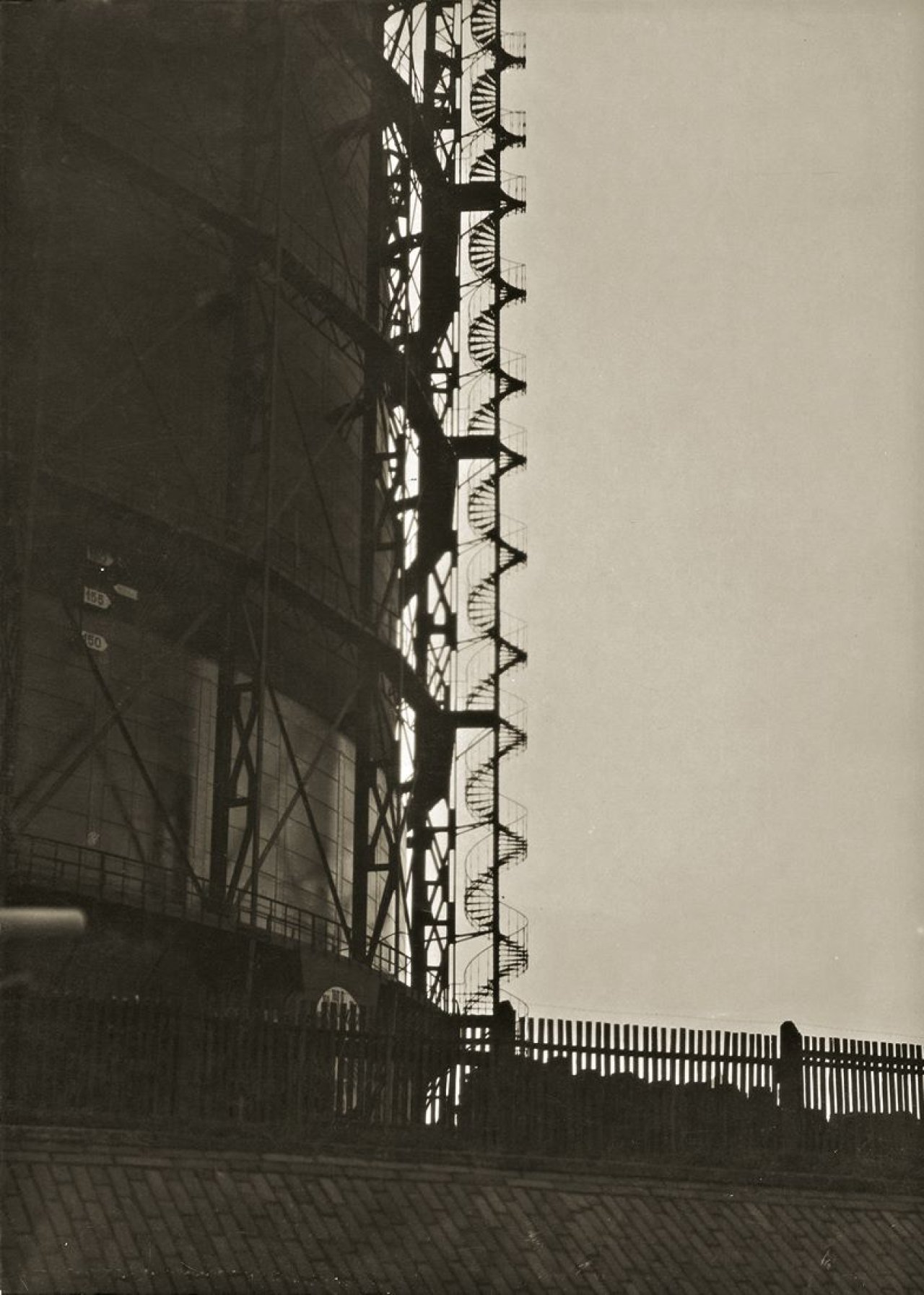 Catalog image of Berlin, Gasbehälter. 1927–1930