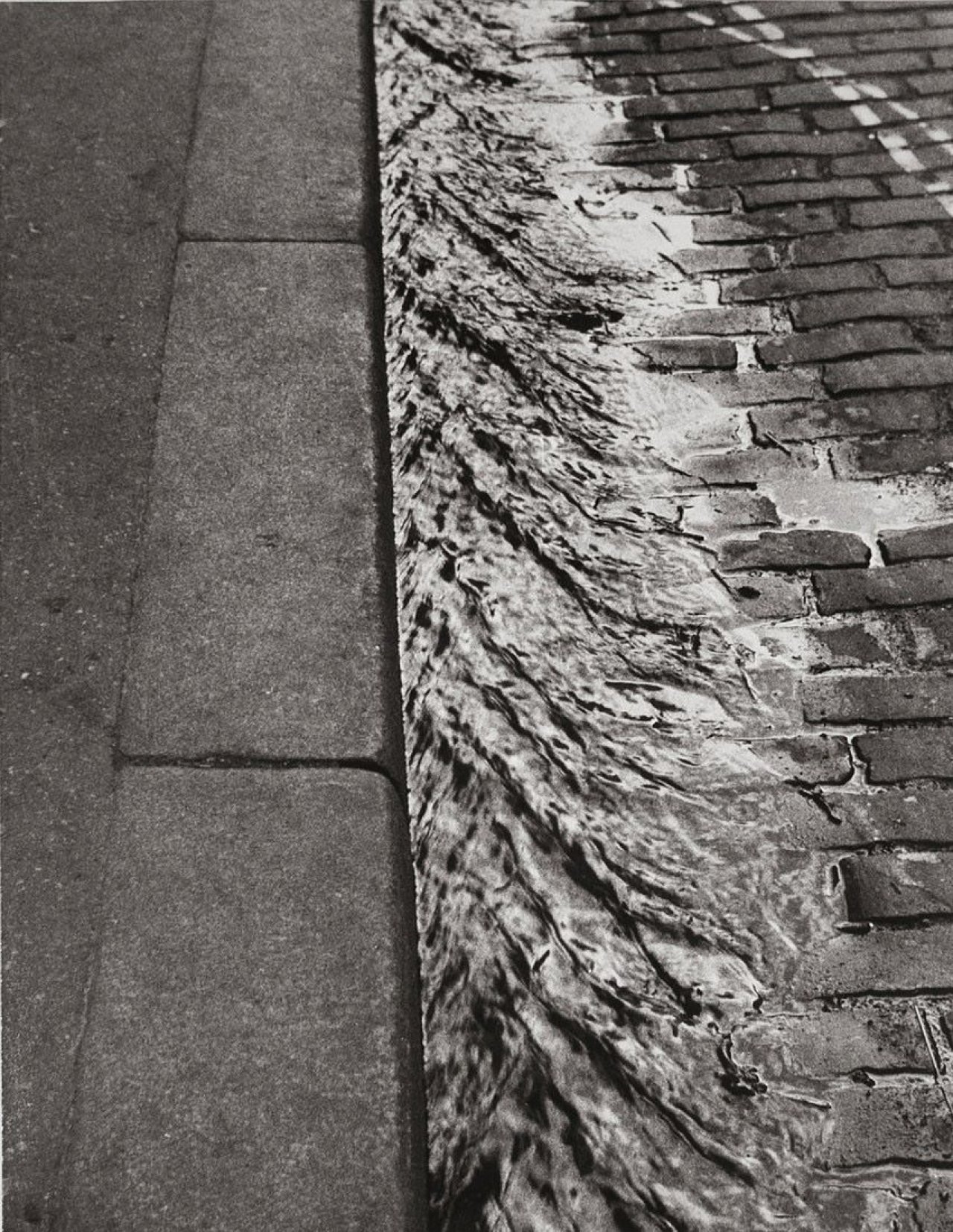 Auf diesem Bild ist das folgende Kunstwerk zu sehen: André  Kertész. Paris. 1929.