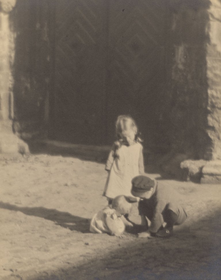 Auf diesem Bild ist das folgende Kunstwerk zu sehen: Jaromír Funke. Spielende Kinder. Um 1920–1924.